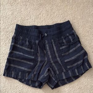 Athleta Navy Striped Women's Linen Shorts, size 0